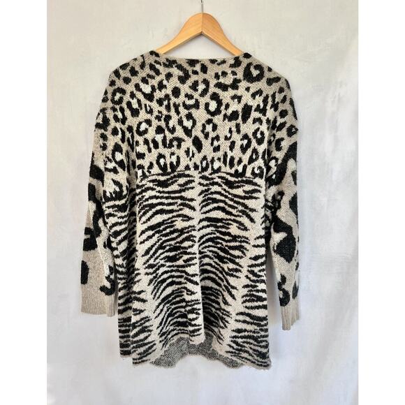 Wildfox Avani Leopard Oversized Cardigan SMALL Sweater Mohair Animal Print EUC - Picture 4 of 8